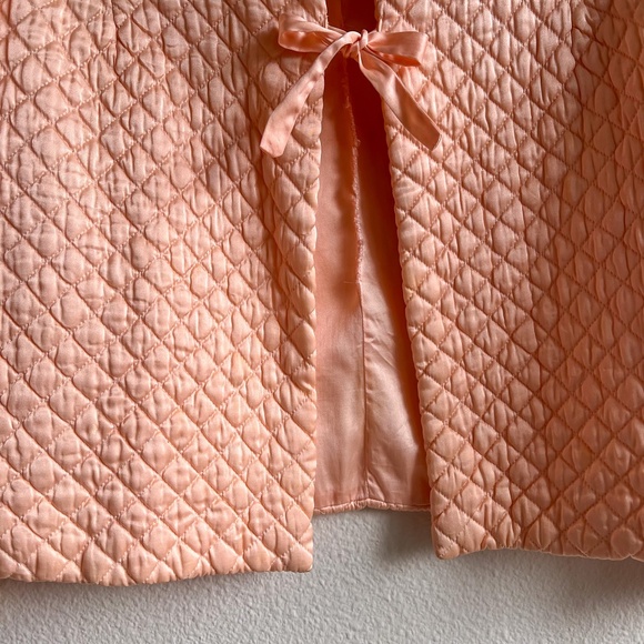 Vintage 1940s Pink Quilted Silk Bed Jacket (XS/S) - Picture 8 of 15